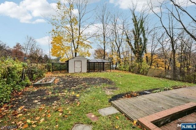 16 Winding Hill Road, Vernon, NJ 07462