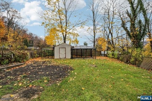 16 Winding Hill Road, Vernon, NJ 07462