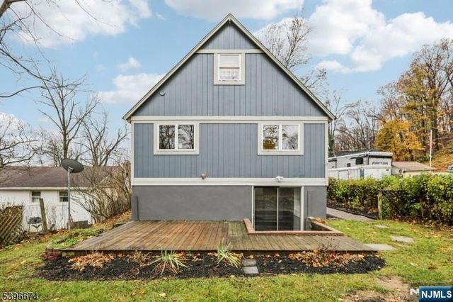 16 Winding Hill Road, Vernon, NJ 07462