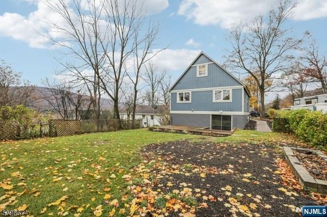 16 Winding Hill Road, Vernon, NJ 07462