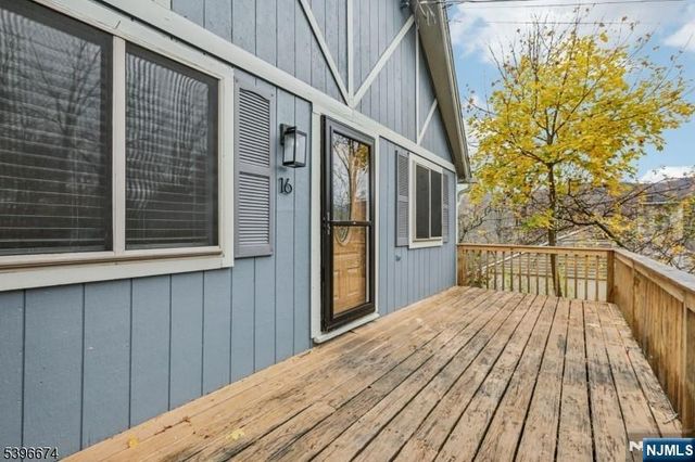 16 Winding Hill Road, Vernon, NJ 07462