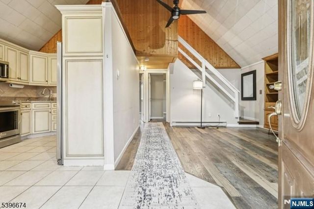 16 Winding Hill Road, Vernon, NJ 07462