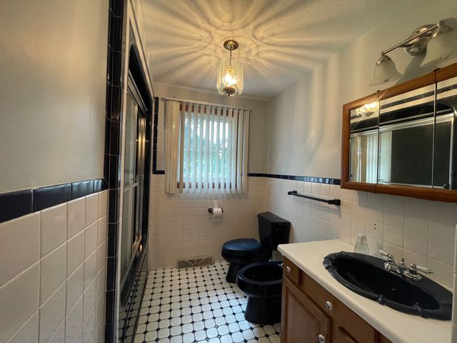 28 Lewis Street, Fall River, MA 02720
