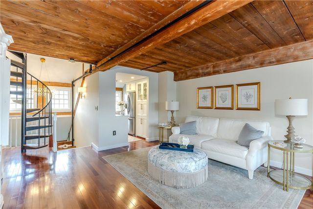 40 Web Avenue 18, North Kingstown, RI 02852