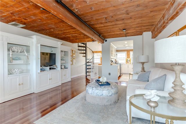 40 Web Avenue 18, North Kingstown, RI 02852