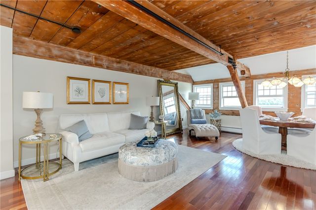 40 Web Avenue 18, North Kingstown, RI 02852