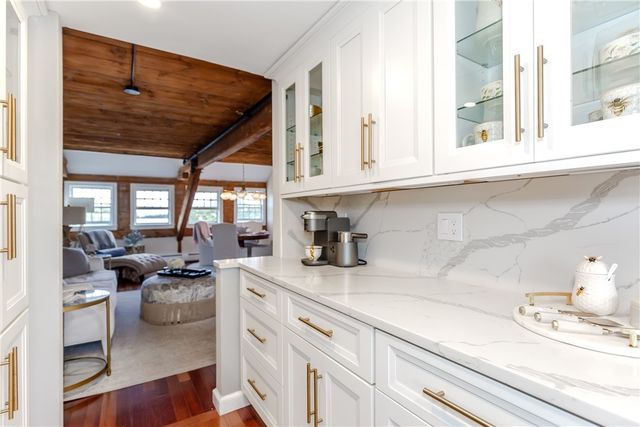 40 Web Avenue 18, North Kingstown, RI 02852