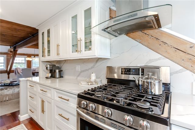 40 Web Avenue 18, North Kingstown, RI 02852