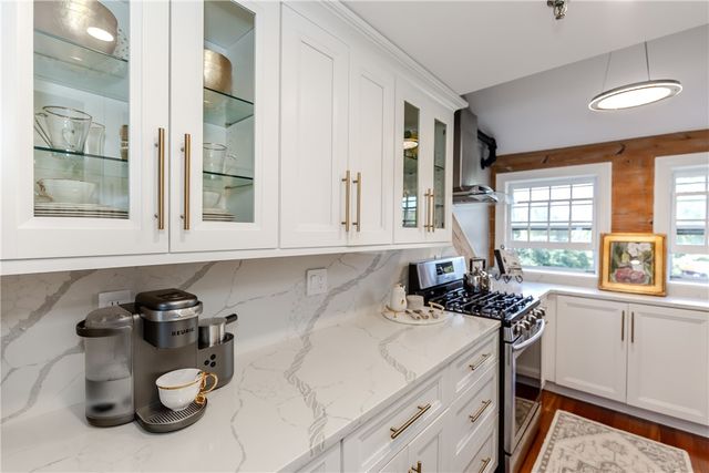 40 Web Avenue 18, North Kingstown, RI 02852