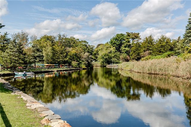 40 Web Avenue 18, North Kingstown, RI 02852