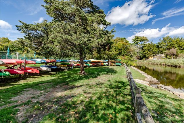 40 Web Avenue 18, North Kingstown, RI 02852