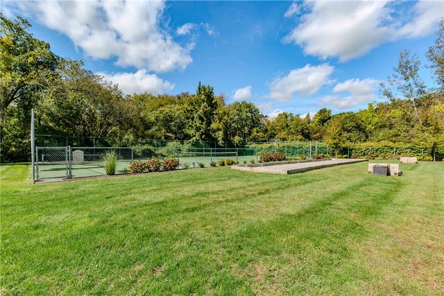 40 Web Avenue 18, North Kingstown, RI 02852