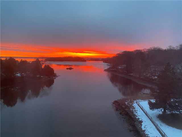 40 Web Avenue 18, North Kingstown, RI 02852