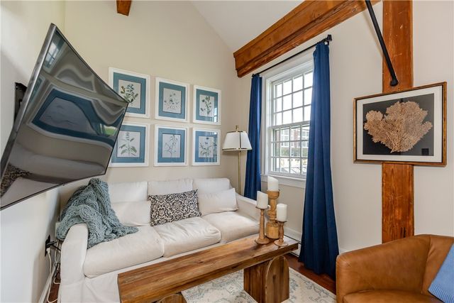 40 Web Avenue 18, North Kingstown, RI 02852