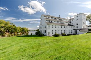 40 Web Avenue 18, North Kingstown, RI 02852