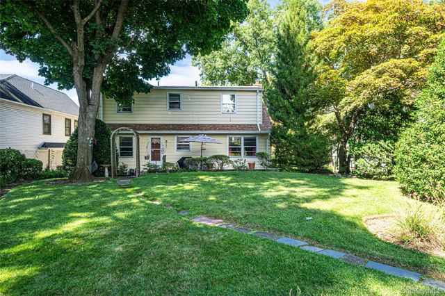 93 Avenue C, Port Washington, NY 11050