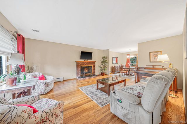 93 Avenue C, Port Washington, NY 11050