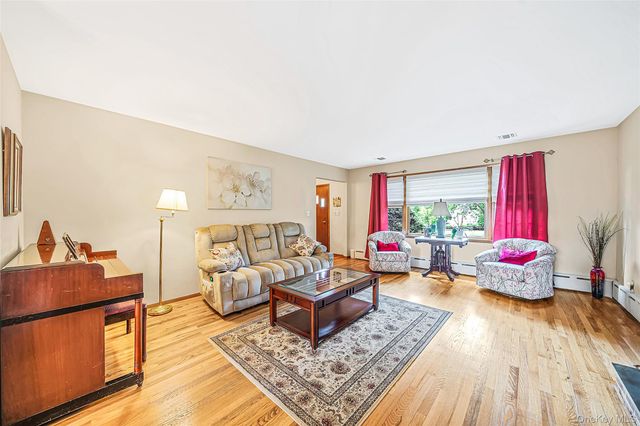 93 Avenue C, Port Washington, NY 11050