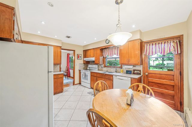 93 Avenue C, Port Washington, NY 11050