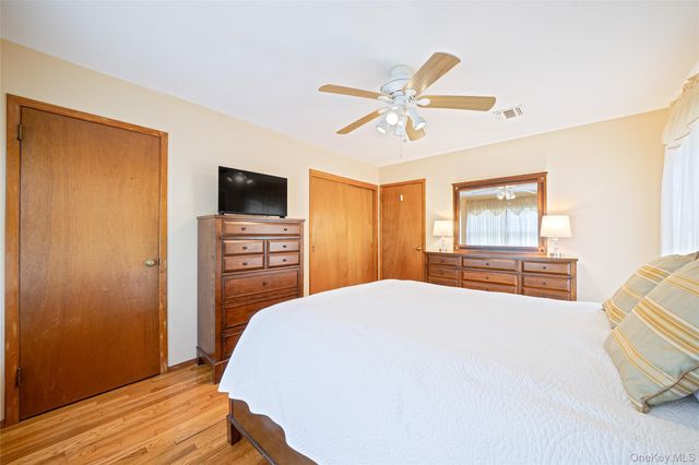 93 Avenue C, Port Washington, NY 11050