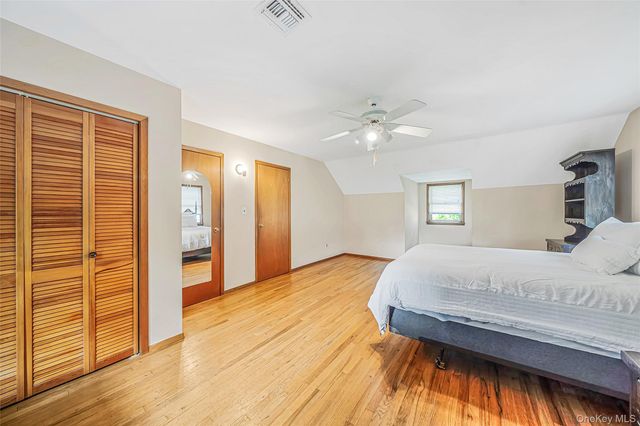 93 Avenue C, Port Washington, NY 11050