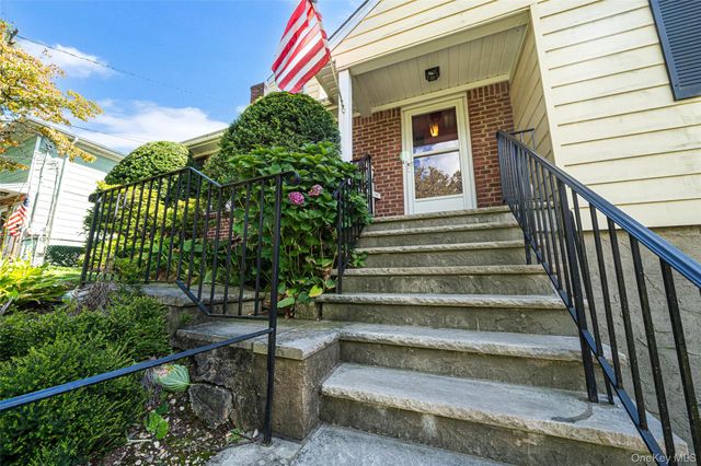93 Avenue C, Port Washington, NY 11050