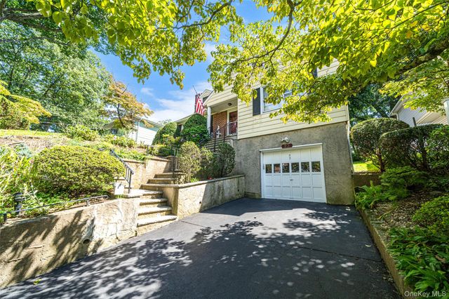 93 Avenue C, Port Washington, NY 11050