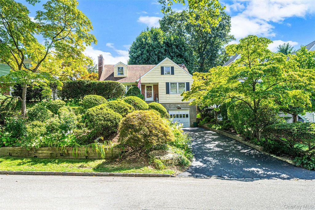 93 Avenue C, Port Washington, NY 11050 — exterior