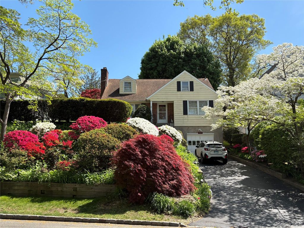 93 Avenue C, Port Washington, NY 11050 — photo 2