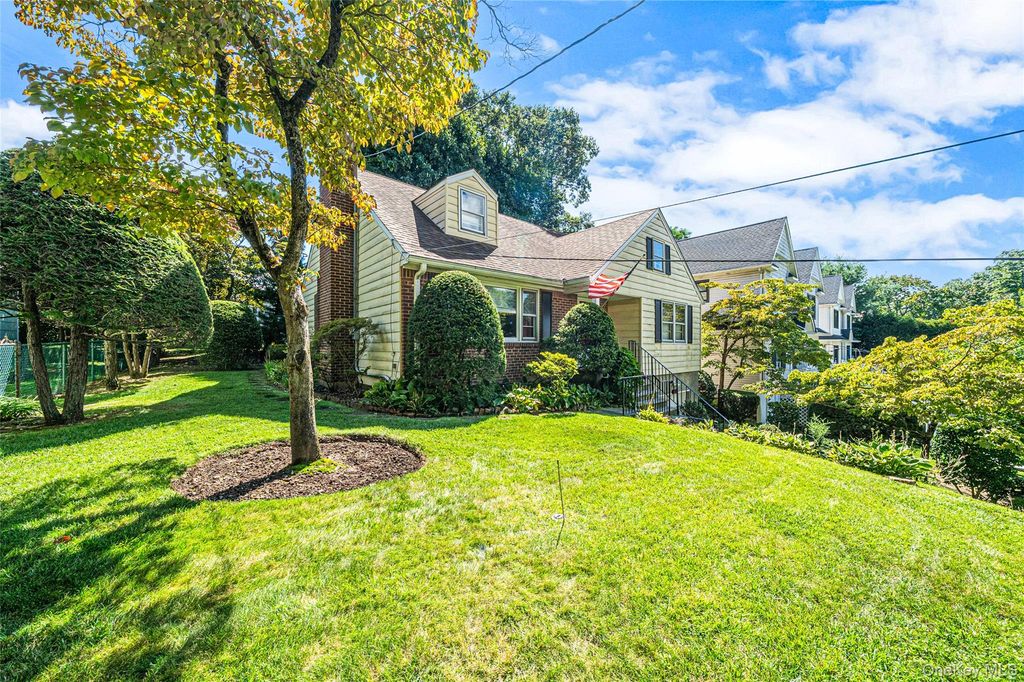 93 Avenue C, Port Washington, NY 11050 — photo 5