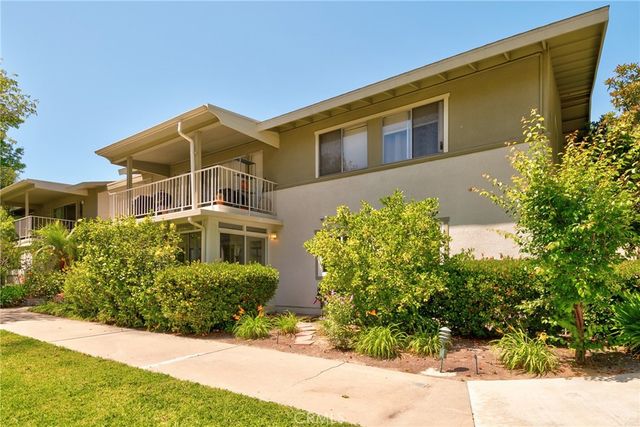 D Avenida Majorca D, Laguna Woods, CA 92637