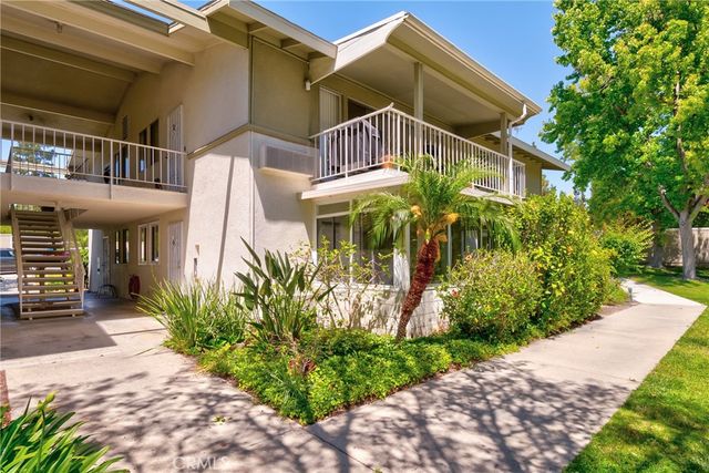 D Avenida Majorca D, Laguna Woods, CA 92637