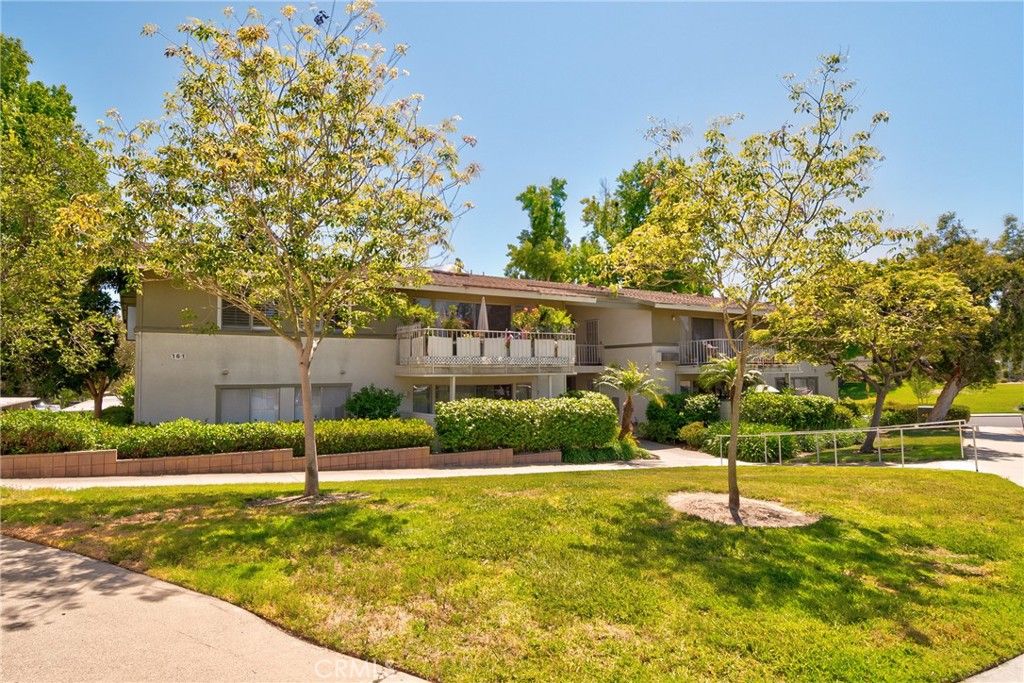 D Avenida Majorca D, Laguna Woods, CA 92637