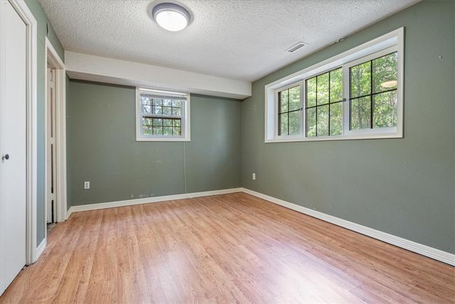4224 N Taliesin Lane, Fayetteville, AR 72703