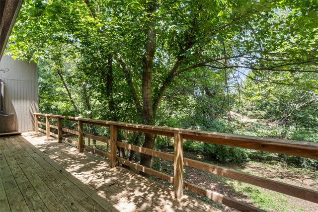 4224 N Taliesin Lane, Fayetteville, AR 72703