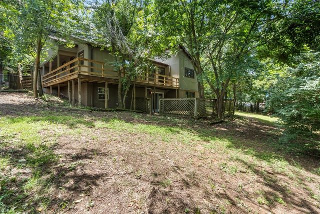 4224 N Taliesin Lane, Fayetteville, AR 72703