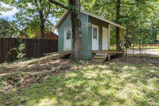 4224 N Taliesin Lane, Fayetteville, AR 72703