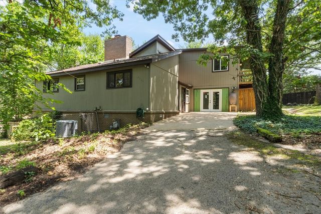 4224 N Taliesin Lane, Fayetteville, AR 72703