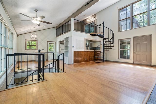 4224 N Taliesin Lane, Fayetteville, AR 72703