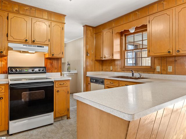 1240 Dickson Road, Campobello, SC 29349