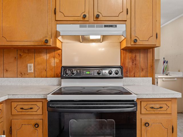 1240 Dickson Road, Campobello, SC 29349