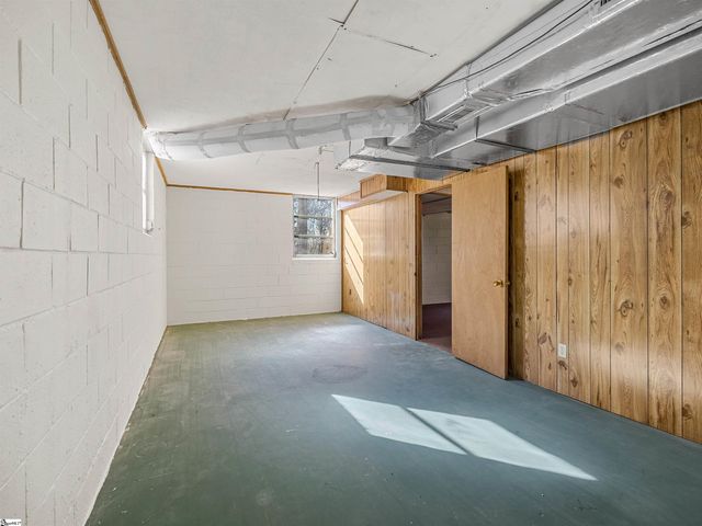 1240 Dickson Road, Campobello, SC 29349