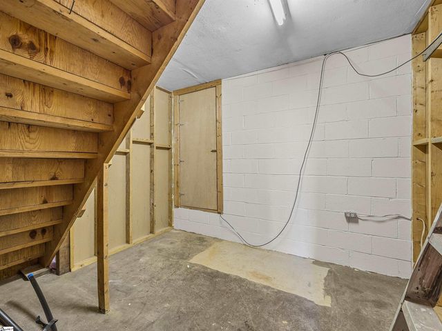 1240 Dickson Road, Campobello, SC 29349