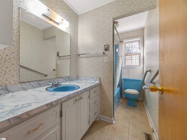 1240 Dickson Road, Campobello, SC 29349