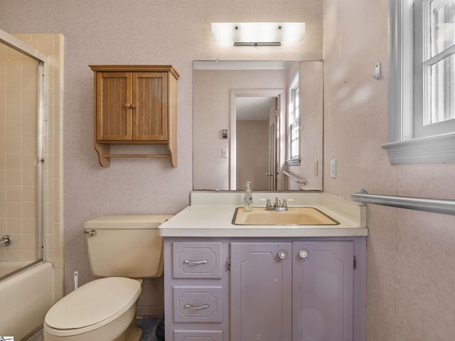 1240 Dickson Road, Campobello, SC 29349