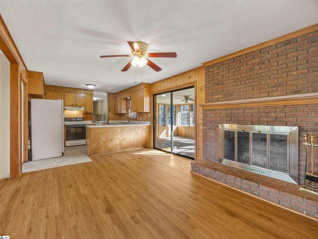 1240 Dickson Road, Campobello, SC 29349