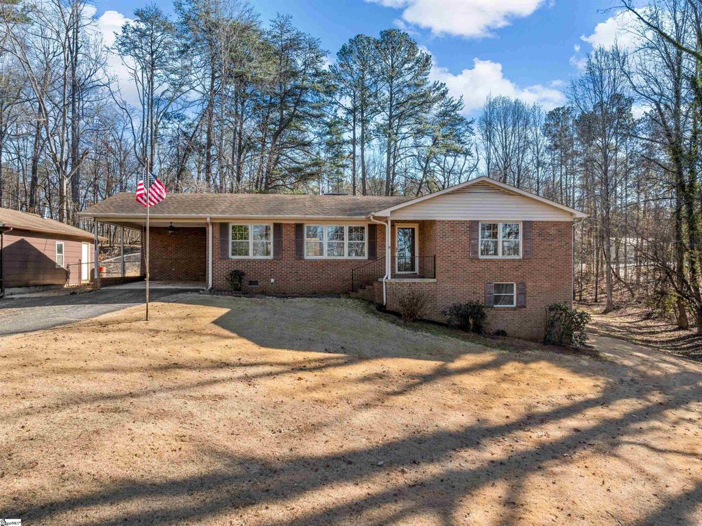 1240 Dickson Road, Campobello, SC 29349