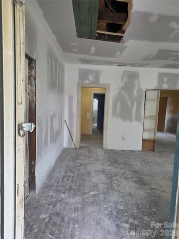 1517 W Walnut Avenue, Gastonia, NC 28052