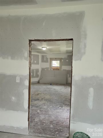 1517 W Walnut Avenue, Gastonia, NC 28052