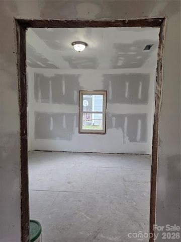 1517 W Walnut Avenue, Gastonia, NC 28052